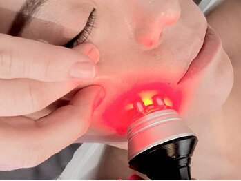 春日井エステの写真/【いつまでも若々しい"私"に】人気小顔メニュー☆リフトUP＋エイジングケア両方が叶う☆

