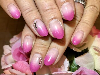 プラハネイル(+HER 美甲)/ピンクグラデーション