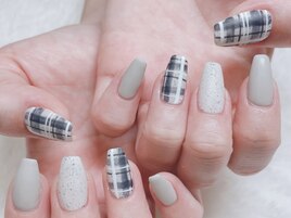 みさと/チェックネイル