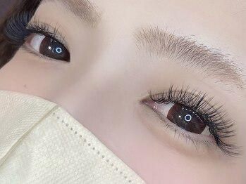 ピーアンドイー 駅前店(P&E)の写真/なりたいを再現するマツエク＊自まつげ風仕上げOK◎持続性重視《メガフラット/Wフラットラッシュ》も好評！