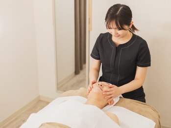 ロハス(LOHAS)の写真/加齢/骨盤など顔と体の歪みでお悩みの方に♪オーダーメイド美容小顔矯正で憧れの3D小顔を目指しましょう◎