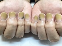 パラジェル登録サロン バランス シンプルネイル&アイラッシュ 新田東店(balance)/カーキ×グラデーション