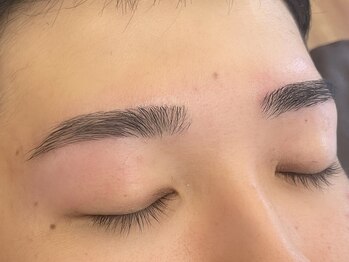 ビーズアモール 大府店(B's amor)の写真/《男性にも人気》お顔の印象は眉で決まる!!あなたに合う垢抜け眉をGET★ブロウリフトもおすすめ♪