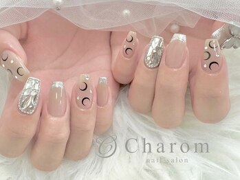 チャロム(Charom)/三日月ネイル