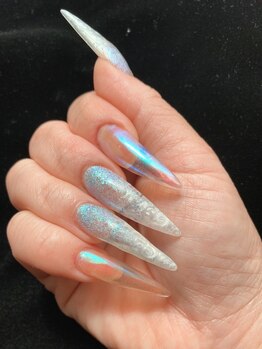 ネイルサロン ミリィー(Nail Salon MiRy)の写真/誰にも邪魔されないプライベート空間で納得のいく映える手元に☆スカルプのストーン,カラーにもこだわり有!