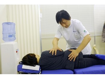 はんのう整体院/【カイロ施術風景】