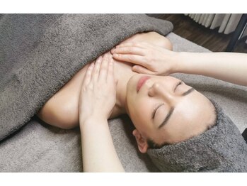 ユフラ(Yufla)/デコルテ