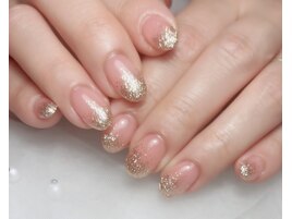 スキンピンクの上品ラメグラ