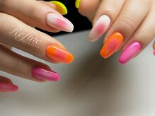 リファイン(Refine)/蛍光ネイル