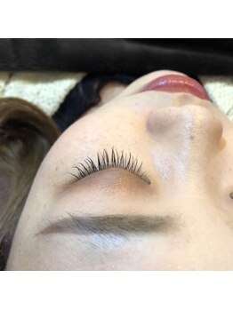 フリルアイビューティ 豊中店(Frill Eye Beauty)/