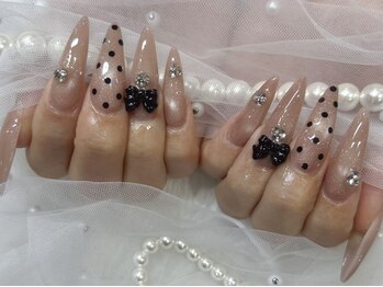 メゾンビビ(Maison Vivi)の写真/【プロが仕上げる、高技術スカルプで長持ち美爪!】爪の形に合わせて理想の指先に仕上げます★