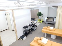 ひだまり接骨院 桜山 滝子店の雰囲気（明るくキレイな空間で理想の体づくりを☆）