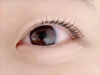 ミューモア(MiuMoa)/スタイリスト担当まつ毛パーマ