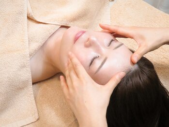 サロン グリッター 新宿(Salon GLITTER)/フェイシャル[小顔/肌質改善]