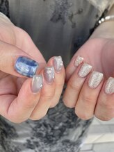 ロミー(Rommy)/シルバーxチェックネイル