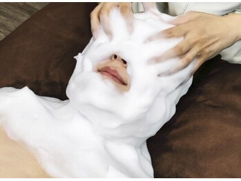 エステサロン さくら 中山ミレニティ店の写真/【年齢肌のくすみ・シミに本気アプローチ】白玉美白×深層リンパで、澄みわたる大人の透明感へ