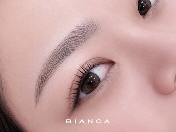 ビアンカ キュポ・ラ川口店(Bianca)の写真/垢抜けへの近道は眉毛から!パーツバランスに合わせ似合う眉をご提案。魅力UP【美眉スタイリング¥5500】♪