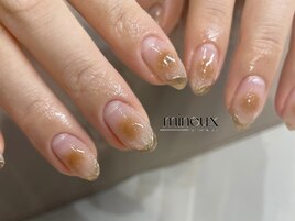 ブラウンチークネイル