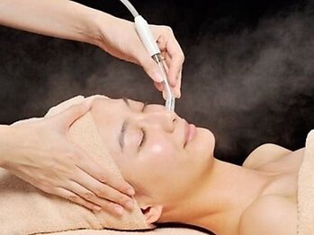 プレジールサロン 植田店(Plaisir salon)の写真/【毛穴を綺麗にし、お肌をトーンアップ】エステが初めての方にもオススメ◎毛穴レス水光艶肌へ導きます◇＊