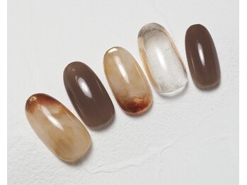 ネイルサロン ラフィネ(Raffine)/ニュアンスブラウンネイル