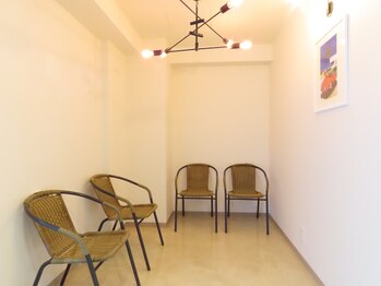 男前サロン/待合室