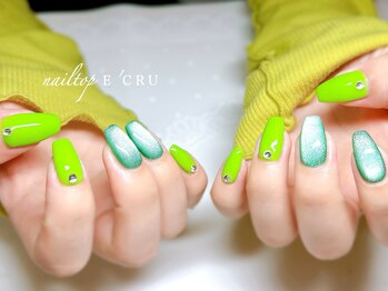 ネイルトップエクル(nail top E CRU)/