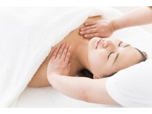 スキンイノベーションサロン 新発田店/小顔にはデコルテケア