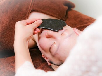 ニワ(Niwa)の写真/バザルトストーンを使い、ハンドとは違った”温かく優しいフェイシャルエステ”をご堪能ください♪