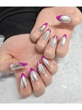 リリールレーブ(LiLy Le Reve)/フレンチネイル★ラインストーン