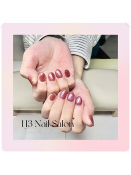 エイチスリー(H3)/ショートネイルも煌めく!