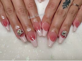 ピンクフレンチネイル