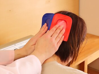 ココロ 都立大学/施術の様子《目の施術の様子２