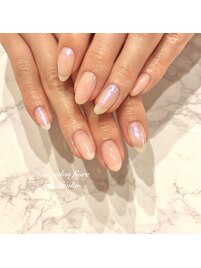 透け感が◎シンプルミラーネイル