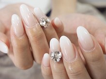 シンプルで綺麗に見えるデザイン♪ブライダルコースもあります