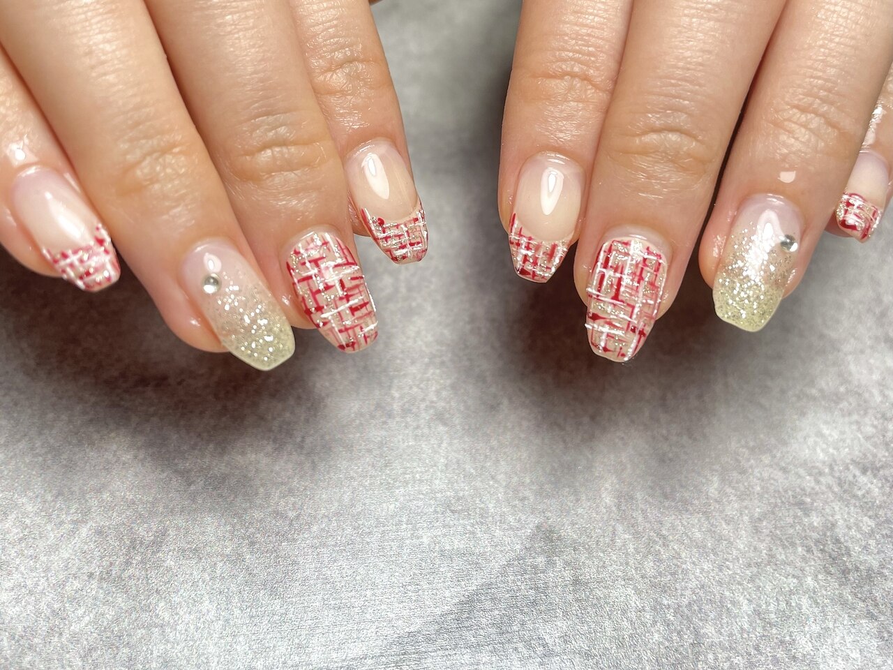 2025年-2026年冬トレンド】レッド ツイードのネイルデザイン集｜人気順