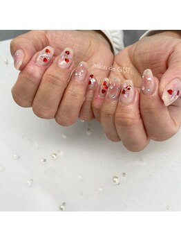 サロンドウイ(salon de OUI)/ハートのホロとチークネイル