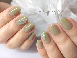 モスグリーン×シェルアート
