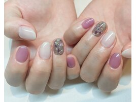 人気デザイン押し花ネイル 太田