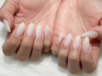 フラット(FLAT)の写真/シンプルだからこそ美しい♪オフィスでも浮かない洗練されたネイルで、あなたの指先を華やかに彩ります◎