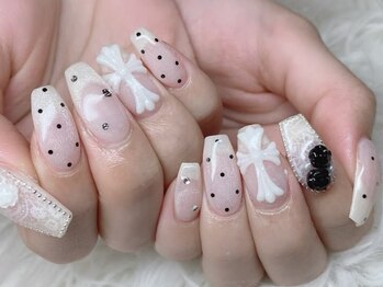 ベティネイル アイラッシュ(Betty Nail)/ドット×ビッグクロムネイル