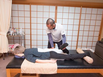 なづか治療院/施術風景