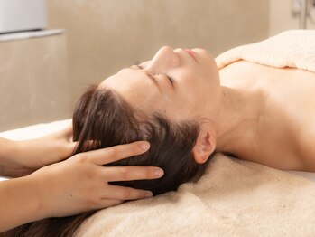 エイミー(Aimee)/フェイシャルコースのヘッドスパ