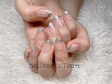 ティアラ(Tiara)/ラメフレンチ