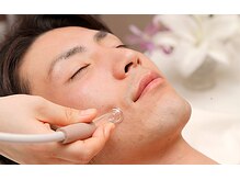 ＜サクション・スクウィズ＞　毛穴汚れをゴッソリ！