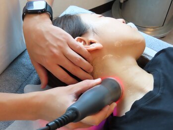 根津整骨院の写真/【口コミ4.9越え☆】芸能人も通う、独自の技術と最新機器で小顔を実現！美肌も叶えて1ランクUP◎