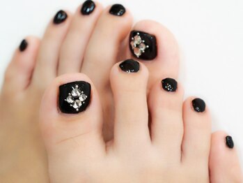 ティアラリュクス 東林間店(Tiara Luxe)/フットネイル ブラックスワロ