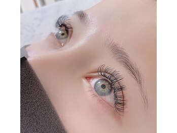 アンムートルーナ(Anmut Luna)/メガマットボリュームラッシュ