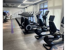 エニタイムフィットネス 福山松永店の雰囲気(有酸素マシンエリアには多数のマシンを取り揃えております!)