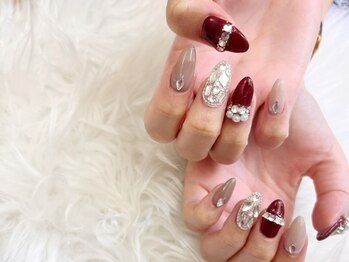 リリー(Liliy)/ビジューネイル