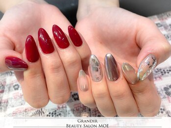 グランディール(Grandir)/非対称ネイル